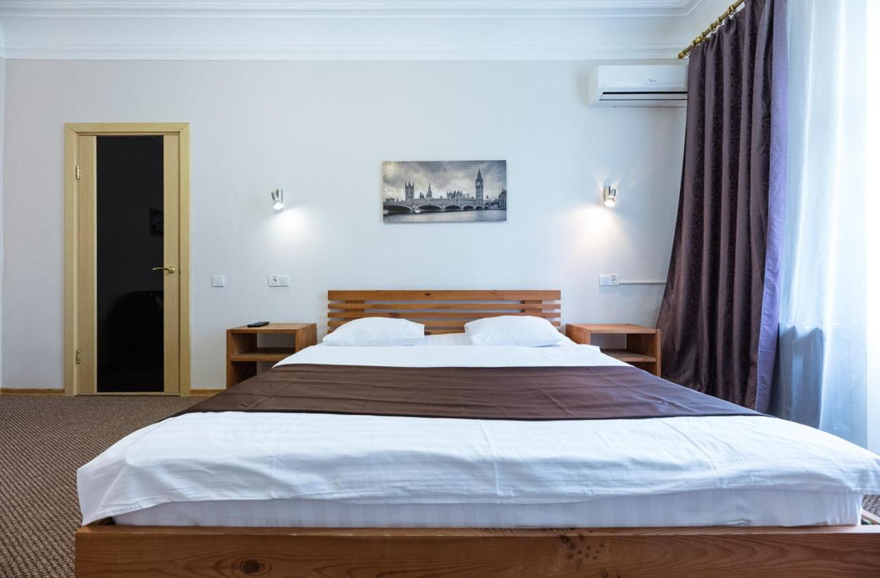 Guest House "Vladimirskaya 42" Kyjev Exteriér fotografie