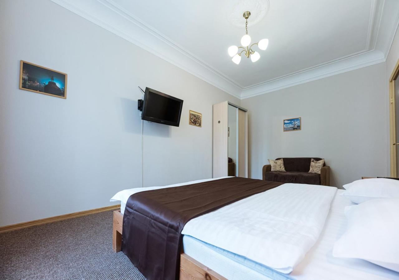 Guest House "Vladimirskaya 42" Kyjev Exteriér fotografie