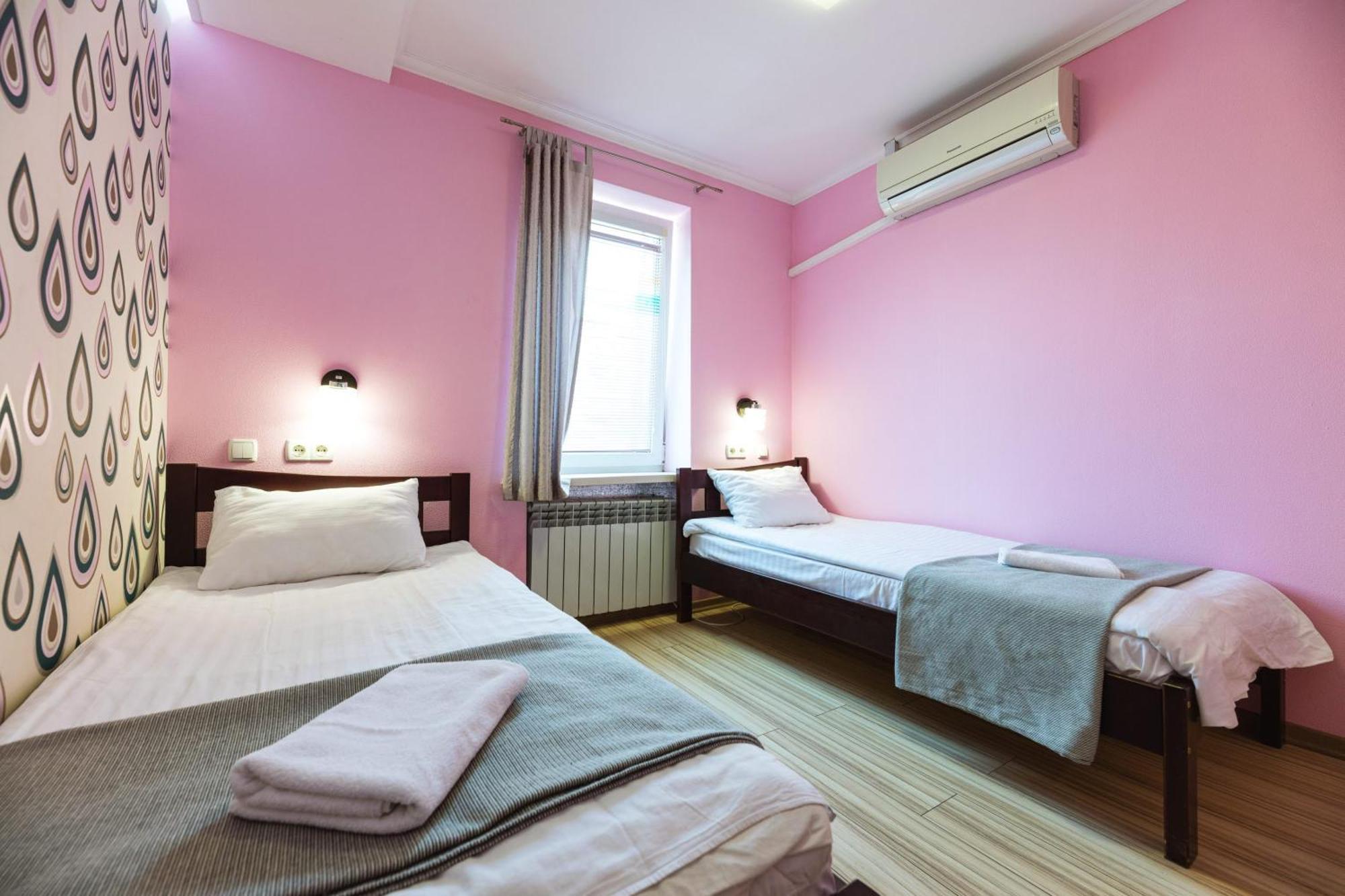 Guest House "Vladimirskaya 42" Kyjev Exteriér fotografie